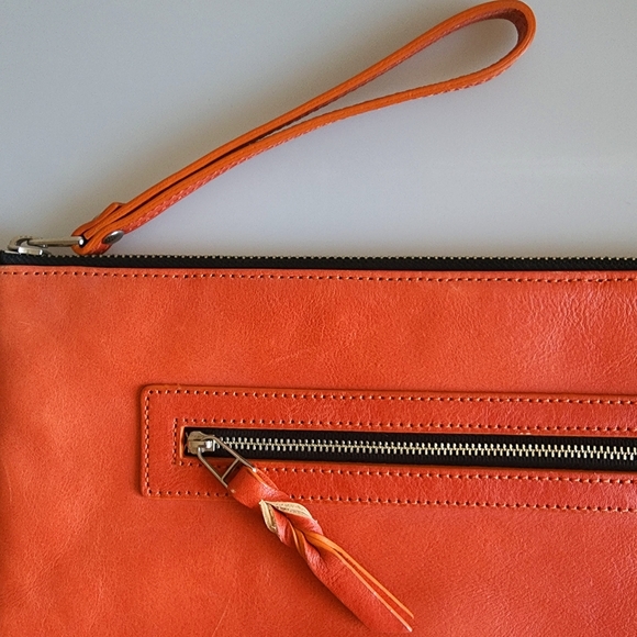 BUSINESS CRUNCH - Picture 3 of 3